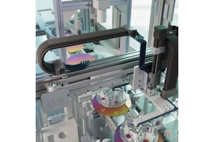 With the e-skin soft ESD, igus is launching an abrasion-resistant and dissipative energy chain for cleanrooms that ensures greater safety in chip and battery production.